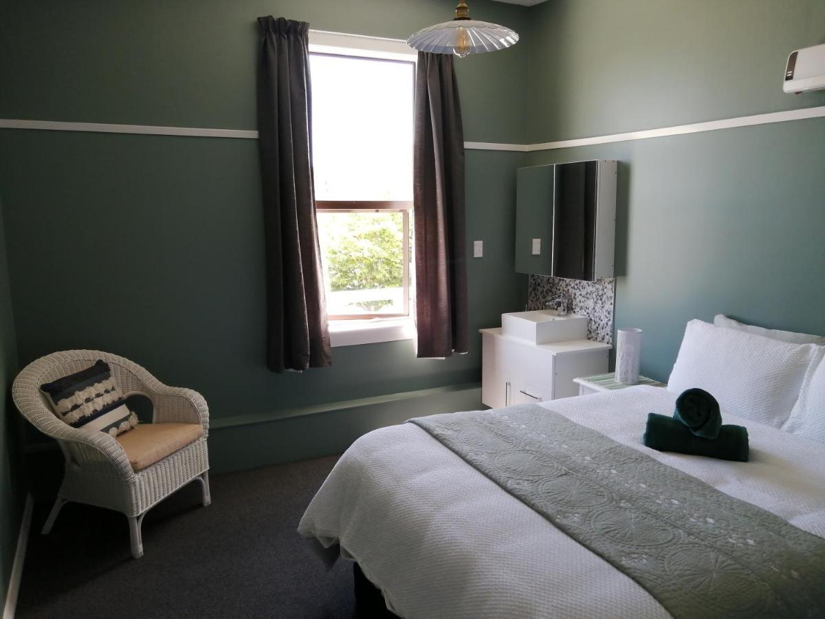 The Duke Hostel Greymouth Εξωτερικό φωτογραφία A room at the hotel