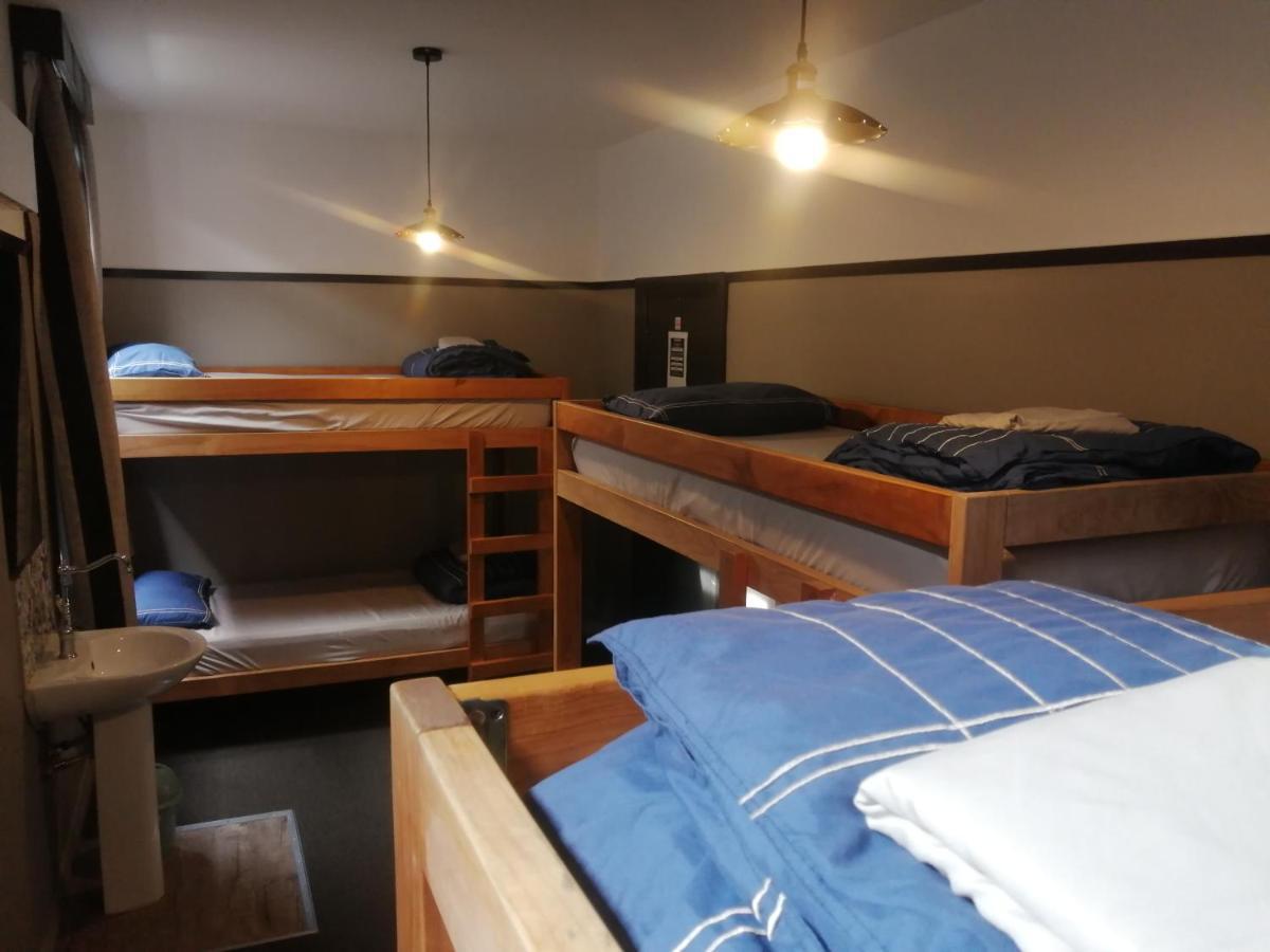The Duke Hostel Greymouth Εξωτερικό φωτογραφία A room at a youth hostel in Japan