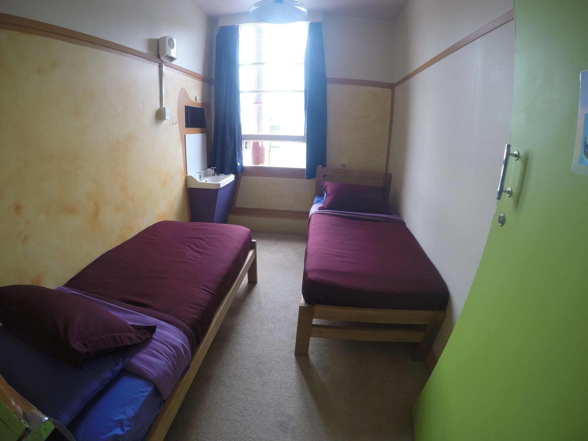 The Duke Hostel Greymouth Εξωτερικό φωτογραφία A room at the hostel