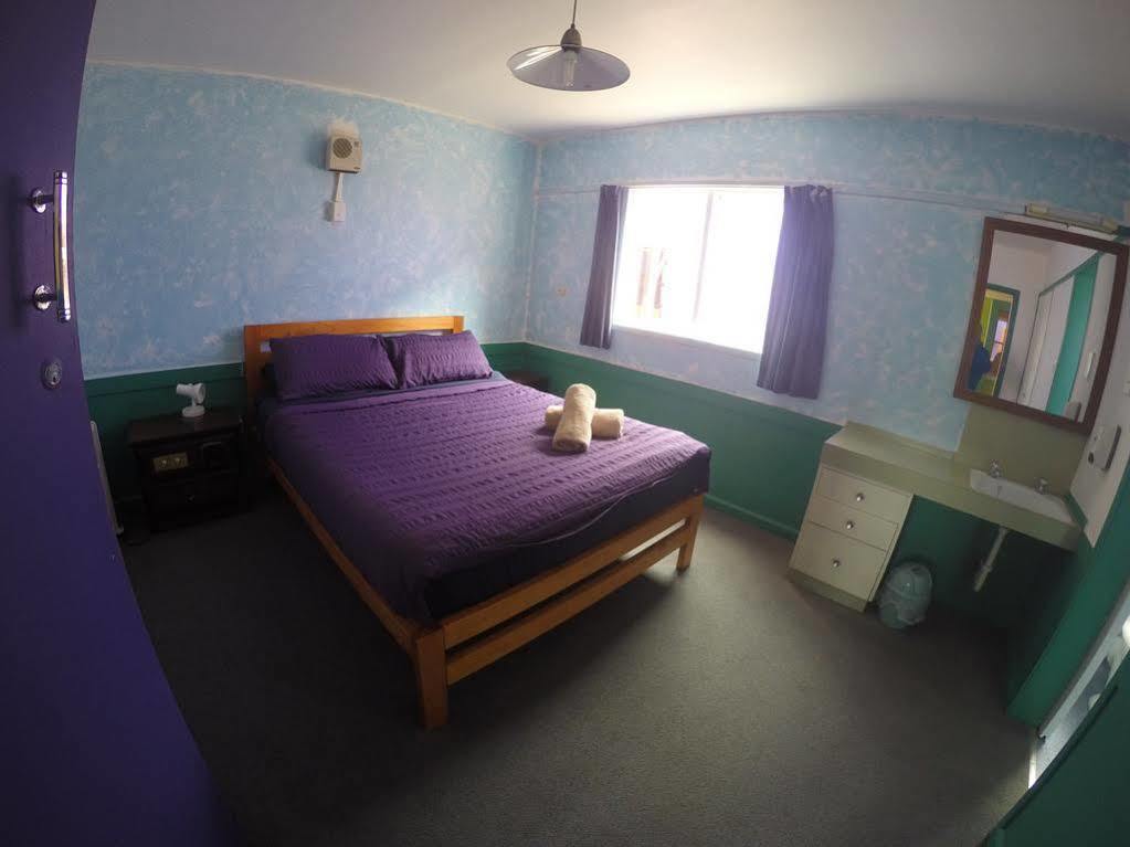 The Duke Hostel Greymouth Εξωτερικό φωτογραφία A room at the motel