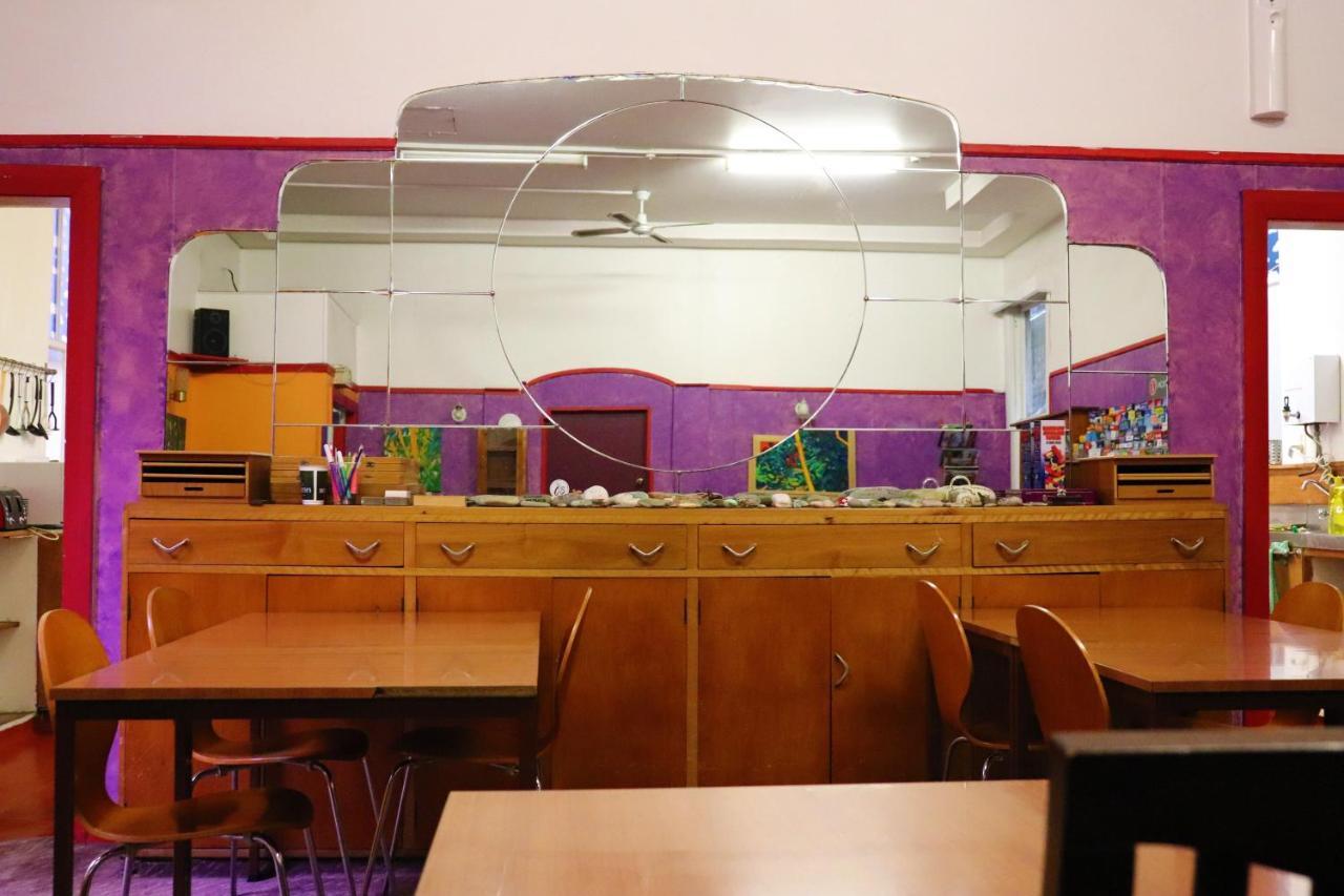 The Duke Hostel Greymouth Εξωτερικό φωτογραφία The mirror room